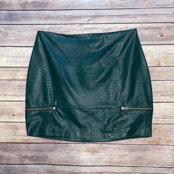 Lovers + Friends | Good to Be Bad Crocodile Evergreen Mini Skirt - Picture 7 of 11